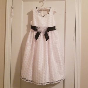 NWT Beautiful Girl's Formal Dress